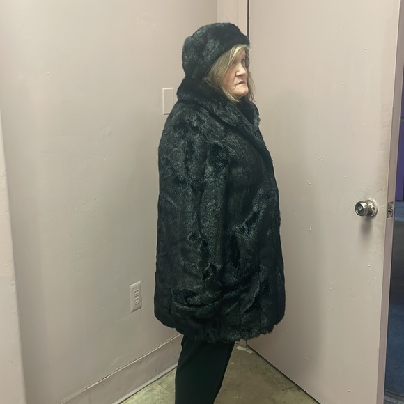 DENNIS BASSO FAUX FUR COAT+ HAT - Picture 6 of 8